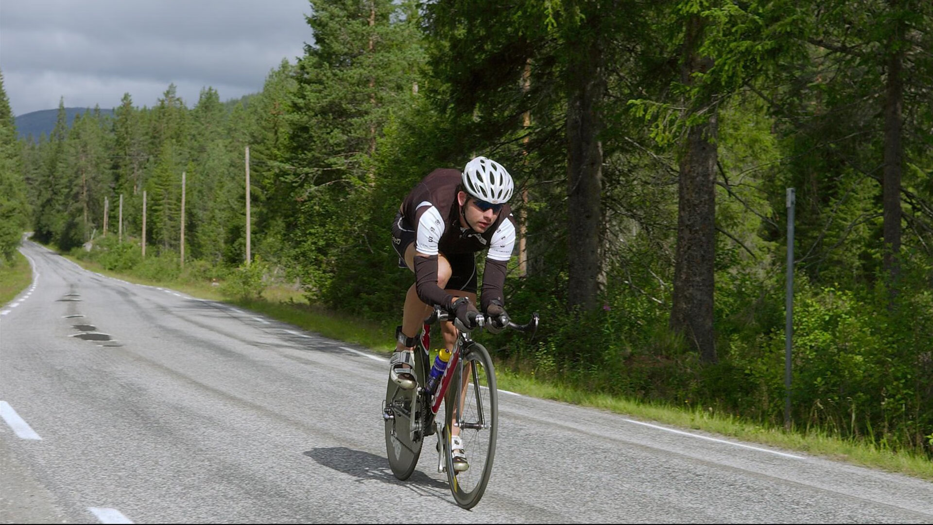 辛纳战胜前美网冠军，挺进中网16强，网球选手辛纳身高